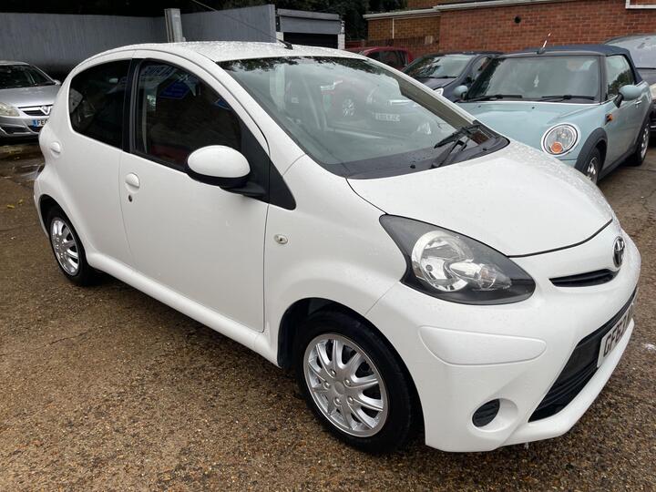 Toyota AYGO 1.0 VVT-i Move Euro 5 5dr