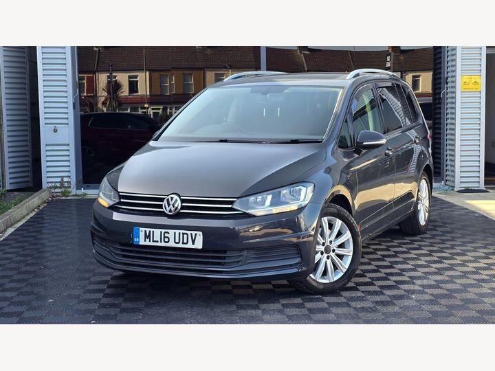 Volkswagen Touran 1.6 TDI BlueMotion Tech SE Family DSG Euro 6 (s/s) 5dr