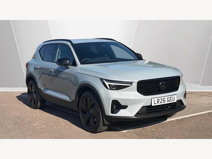 Volvo XC40 2.0 B3 MHEV Plus Black Edition DCT Auto Euro 6 (s/s) 5dr
