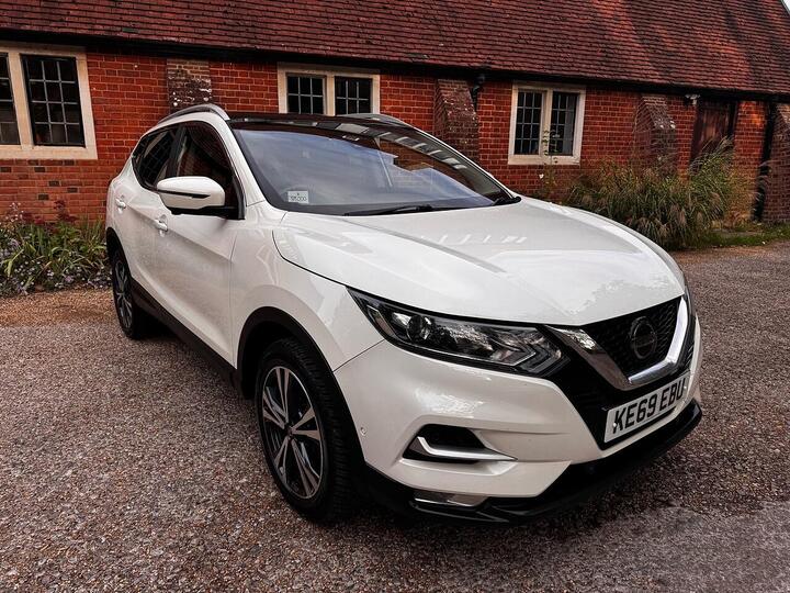Nissan Qashqai 1.3 DIG-T N-Connecta Euro 6 (s/s) 5dr