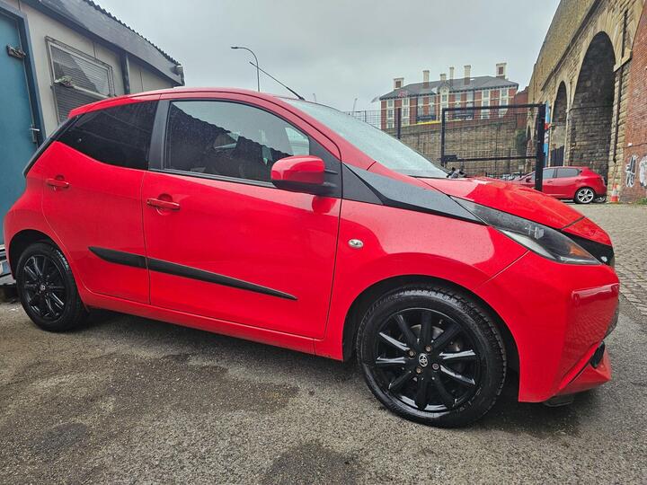 Toyota AYGO 1.0 VVT-i X-style X-shift Euro 6 5dr