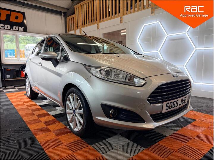 Ford Fiesta 1.0T EcoBoost Titanium Euro 6 (s/s) 5dr