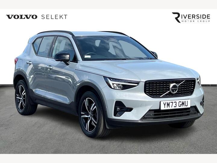 Volvo XC40 2.0 B4 MHEV Plus Dark DCT Auto Euro 6 (s/s) 5dr