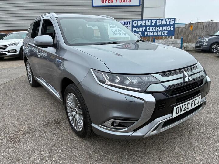 Mitsubishi OUTLANDER 2.4h TwinMotor 13.8kWh Exceed CVT 4WD Euro 6 (s/s) 5dr