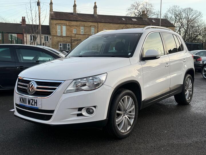 Volkswagen Tiguan 2.0 TDI Sport DSG 4WD Euro 5 5dr