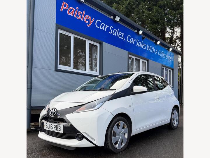 Toyota AYGO 1.0 VVT-i X-play Euro 6 5dr Toyota AYGO 1.0 VVT-i X-play Euro 6 5dr