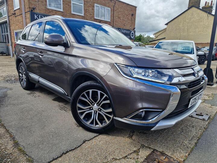 Mitsubishi Outlander 2.2 DI-D GX3 Auto 4WD Euro 6 5dr Mitsubishi Outlander 2.2 DI-D GX3 Auto 4WD Euro 6 5dr