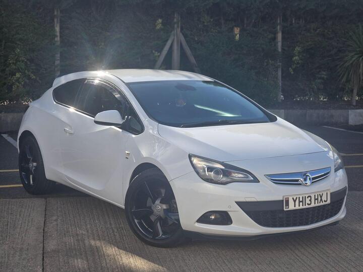 Vauxhall Astra GTC 2.0 CDTi SRi Euro 5 (s/s) 3dr