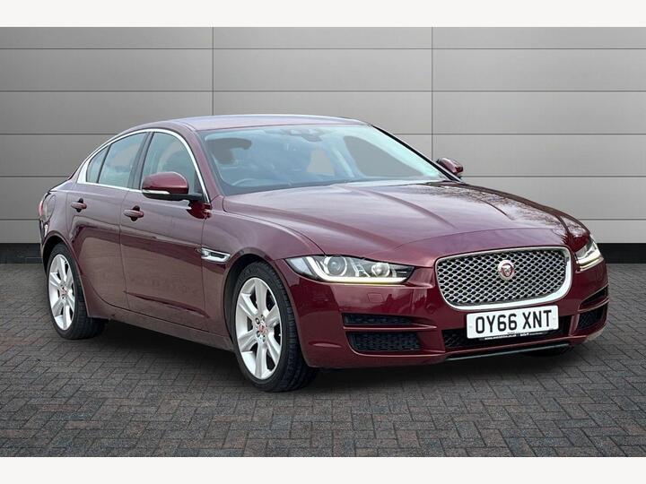 Jaguar XE 2.0d Portfolio Auto Euro 6 (s/s) 4dr