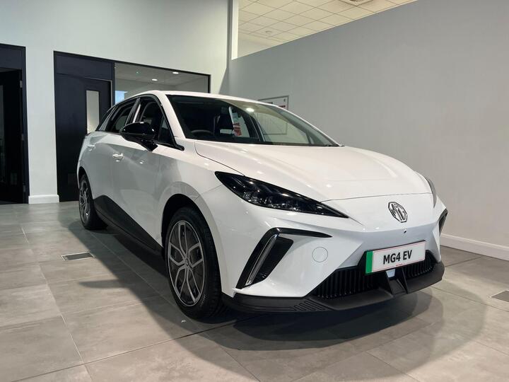 MG MG4 64kWh Trophy Long Range Auto 5dr