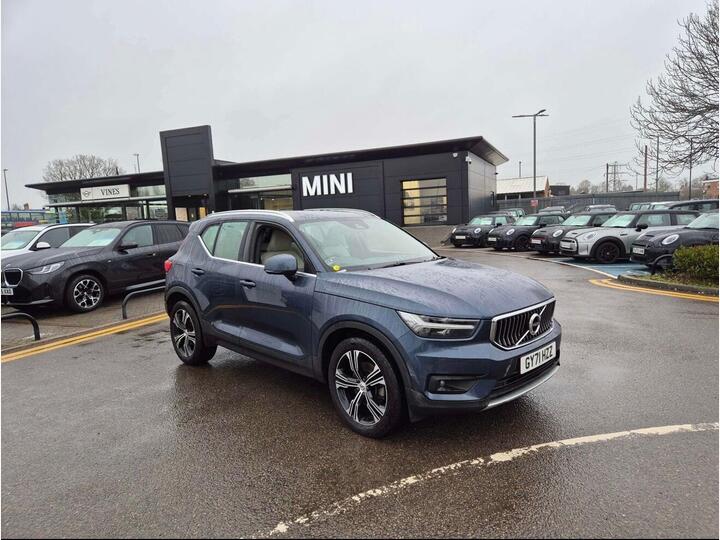 Volvo XC40 2.0 B4 MHEV Inscription Pro Auto Euro 6 (s/s) 5dr