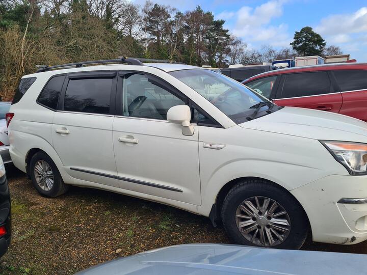 SsangYong Turismo 2.2D EX Euro 6 5dr