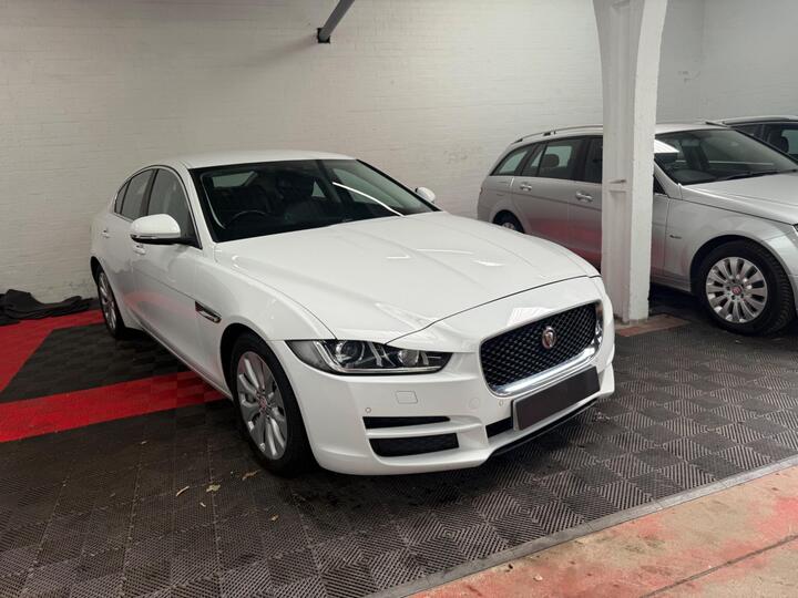 Jaguar XE 2.0d Portfolio Auto Euro 6 (s/s) 4dr