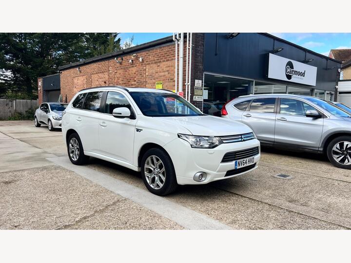 Mitsubishi Outlander 2.0h 12kWh GX4h CVT 4WD Euro 5 (s/s) 5dr Mitsubishi Outlander 2.0h 12kWh GX4h CVT 4WD Euro 5 (s/s) 5dr