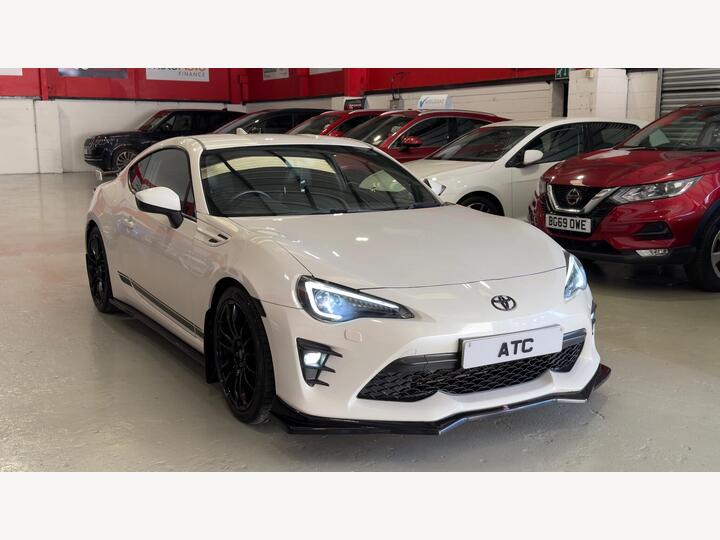 Toyota GT86 2.0 Boxer D-4S Pro Euro 6 2dr