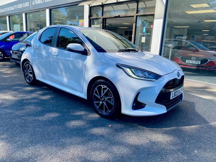 Toyota Yaris 1.5 VVT-h Design E-CVT Euro 6 (s/s) 5dr