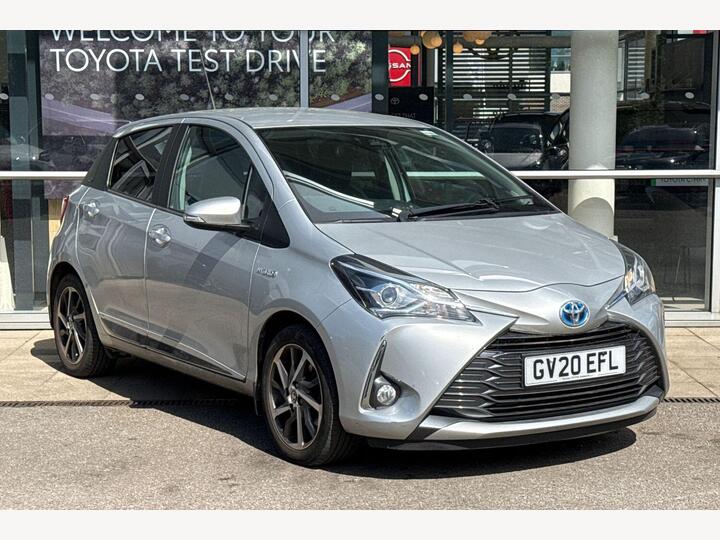 Toyota Yaris 1.5 VVT-h Y20 Bi-tone E-CVT Euro 6 (s/s) 5dr