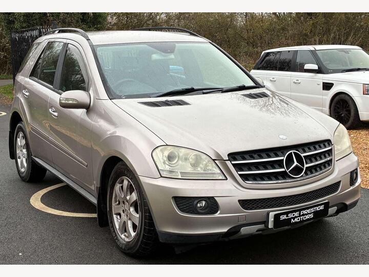 Mercedes-Benz M-CLASS 3.0 ML320 CDI SE 7G-Tronic 5dr Mercedes-Benz M-CLASS 3.0 ML320 CDI SE 7G-Tronic 5dr