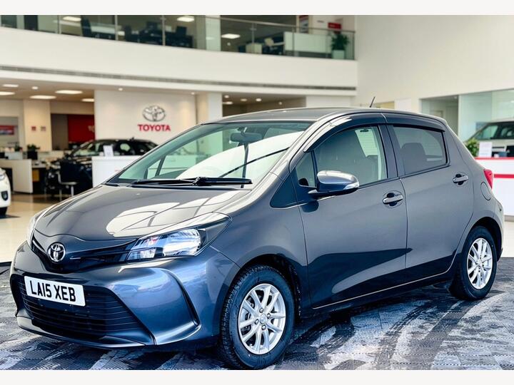 Toyota Yaris 1.33 Dual VVT-i Icon Multidrive S Euro 5 5dr Euro 5 Toyota Yaris 1.33 Dual VVT-i Icon Multidrive S Euro 5 5dr Euro 5