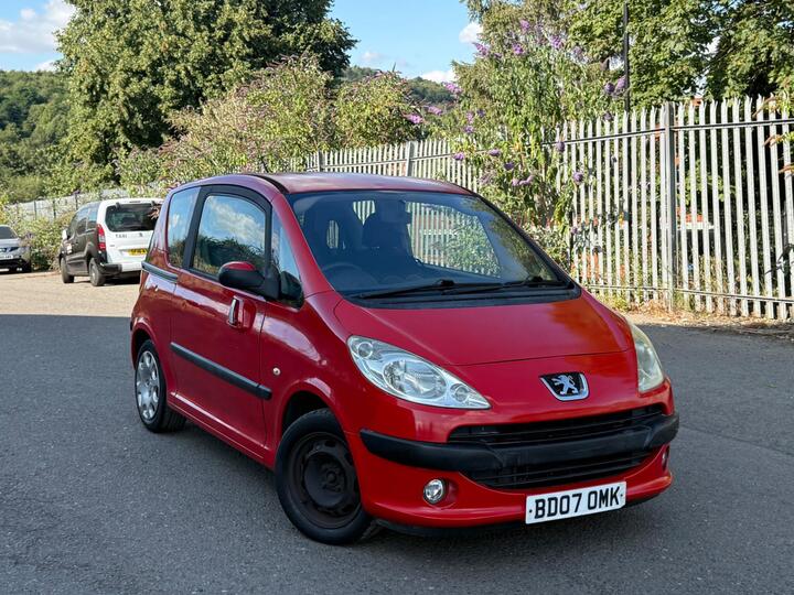Peugeot 1007 1.6 16v Dolce 3dr