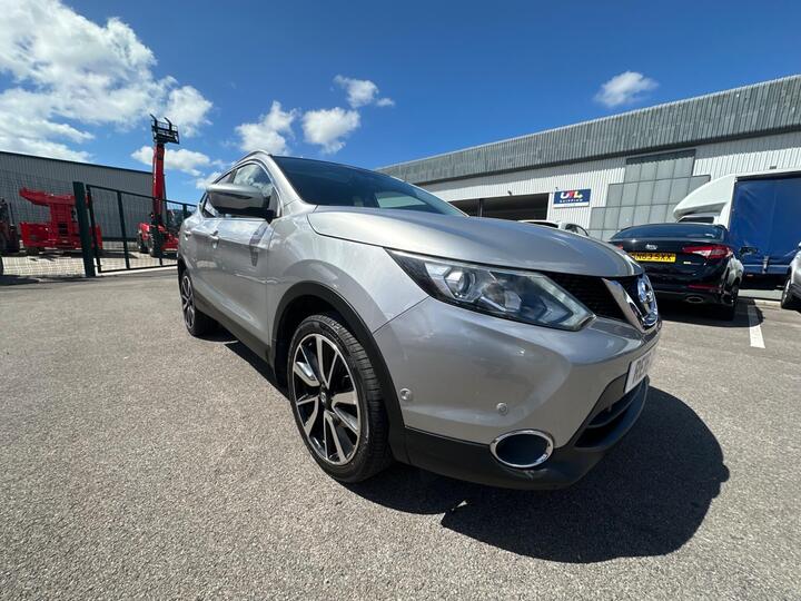 Nissan Qashqai 1.2 DIG-T Tekna XTRON 2WD Euro 6 (s/s) 5dr