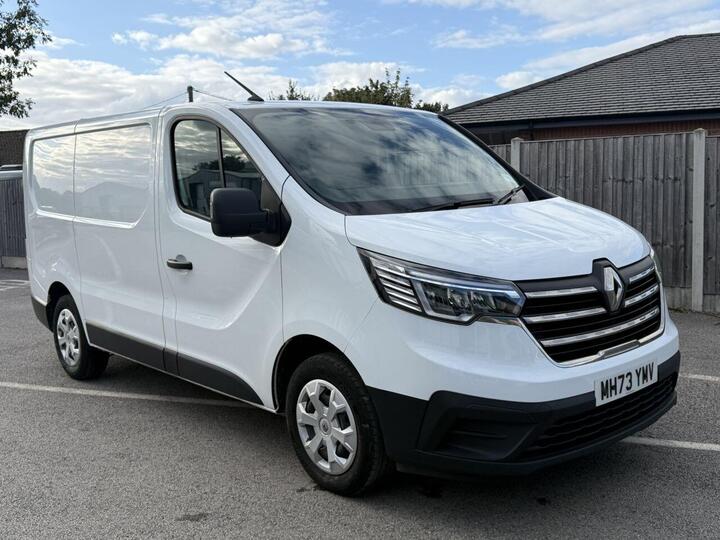 Renault TRAFIC 2.0 DCi Blue SL30 Advance Panel Van 5dr Diesel Manual L1 H1 Euro 6 (s/s) (130 Ps) CAR PLAY, BLIND SPOT, AIR CON