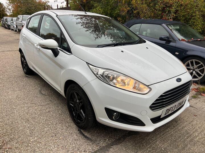Ford Fiesta 1.0T EcoBoost Zetec Euro 5 (s/s) 5dr