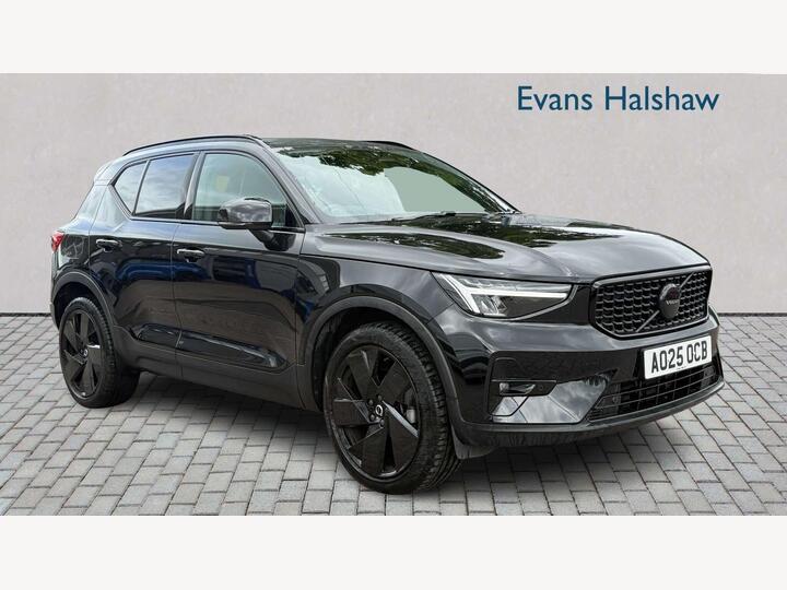 Volvo XC40 ESTATE 2.0 B4 MHEV Plus Black Edition DCT Auto Euro 6 (s/s) 5dr