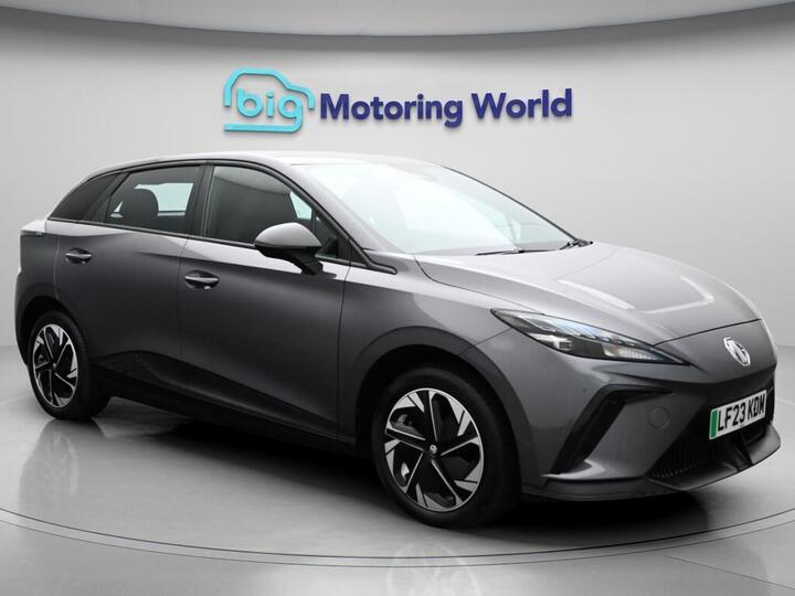 MG MG4 64kWh SE Long Range Auto 5dr