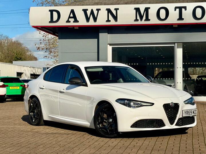 Alfa Romeo Giulia 2.0T Nero Edizione Auto Euro 6 (s/s) 4dr