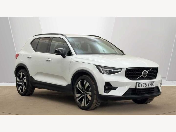Volvo XC40 2.0 B4 MHEV Plus Dark DCT Auto Euro 6 (s/s) 5dr