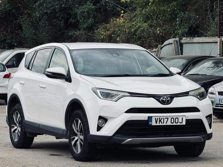 Toyota RAV4 2.0 D-4D Business Edition Euro 6 (s/s) 5dr (Safety Sense, Nav)