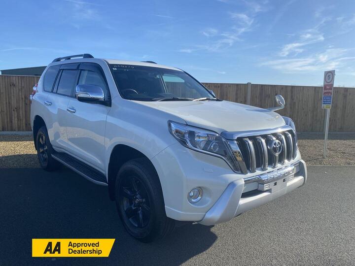 Toyota Land Cruiser 2.8D Invincible 7 Seats Toyota Land Cruiser 2.8D Invincible 7 Seats