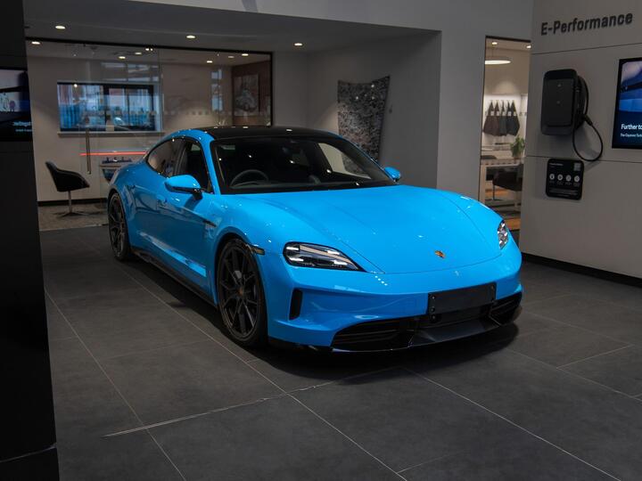 Porsche Taycan Performance Plus 105kWh GTS Auto 4WD 4dr (11kW Charger)