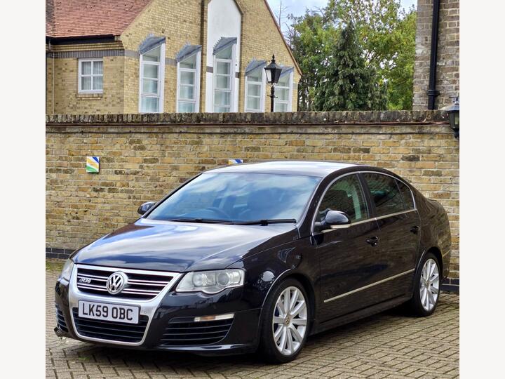 Volkswagen Passat 3.6 FSI V6 R36 Saloon 4dr Petrol DSG 4Motion Euro 5 (300 Ps)