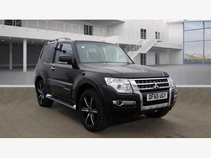 Mitsubishi SHOGUN 3.2 DI-DC Barbarian Auto 4WD Euro 6 3dr SWB Mitsubishi SHOGUN 3.2 DI-DC Barbarian Auto 4WD Euro 6 3dr SWB