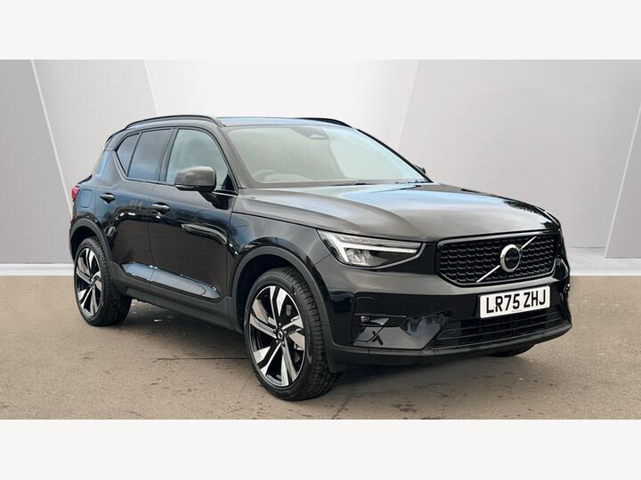 Volvo XC40 2.0 B3 MHEV Plus Dark DCT Auto Euro 6 (s/s) 5dr