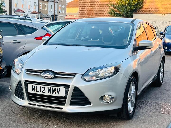 Ford Focus 1.0T EcoBoost Zetec Euro 5 (s/s) 5dr