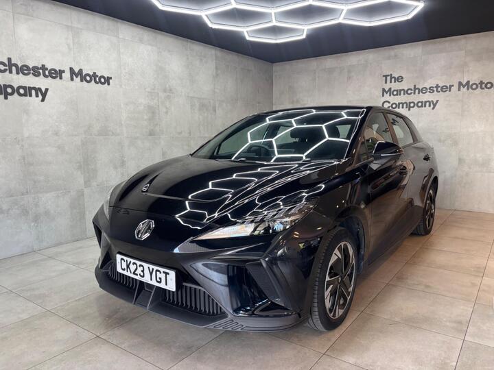 MG MG4 64kWh SE Long Range Auto 5dr