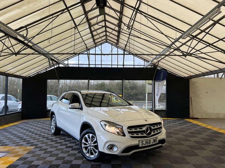 Mercedes-Benz GLA 1.6 GLA200 SE (Executive) 7G-DCT Euro 6 (s/s) 5dr Mercedes-Benz GLA 1.6 GLA200 SE (Executive) 7G-DCT Euro 6 (s/s) 5dr