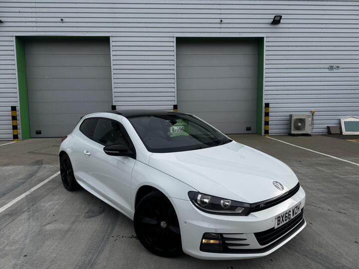 Volkswagen SCIROCCO 2.0 TDI BlueMotion Tech R-Line Black Edition DSG Euro 6 (s/s) 3dr Volkswagen SCIROCCO 2.0 TDI BlueMotion Tech R-Line Black Edition DSG Euro 6 (s/s) 3dr