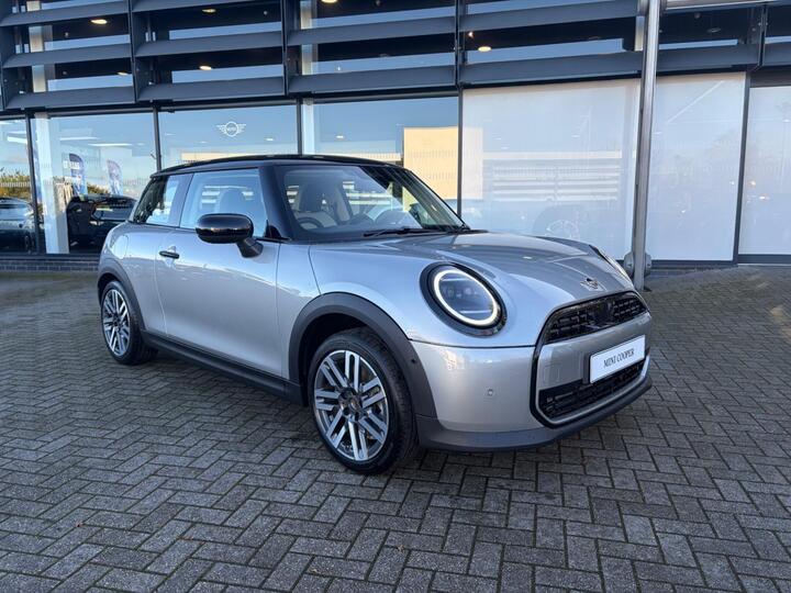 MINI Cooper 1.5C Classic Steptronic Euro 6 (s/s) 3dr