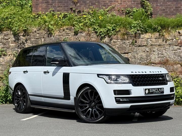 Land Rover Range Rover 3.0 TD V6 Vogue Auto 4WD Euro 6 (s/s) 5dr Land Rover Range Rover 3.0 TD V6 Vogue Auto 4WD Euro 6 (s/s) 5dr