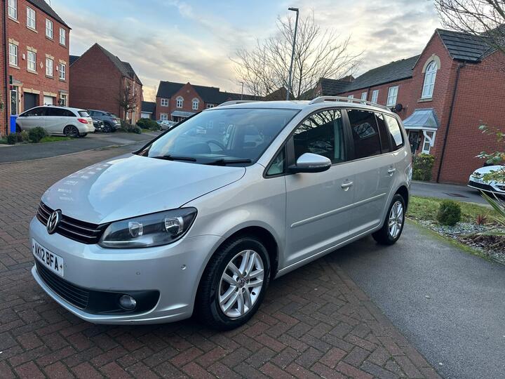 Volkswagen Touran 1.6 TDI SE DSG Euro 5 5dr