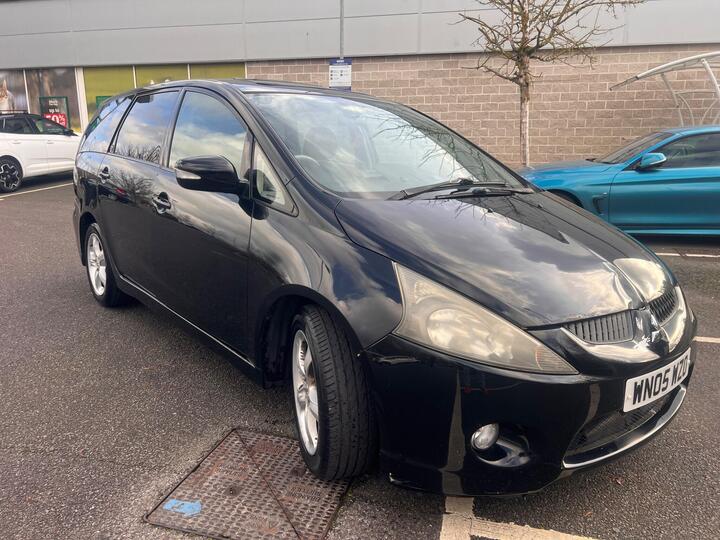 Mitsubishi Grandis 2.4 Elegance 5dr Mitsubishi Grandis 2.4 Elegance 5dr