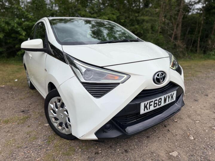 Toyota AYGO 1.0 VVT-i X-play X-shift Euro 6 5dr