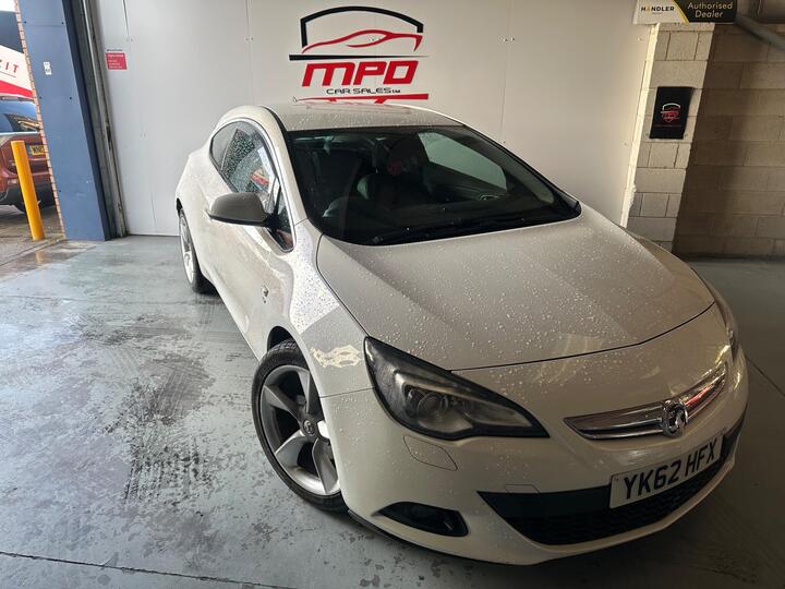 Vauxhall Astra GTC 2.0 CDTi SRi Euro 5 (s/s) 3dr
