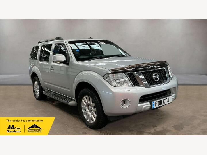 Nissan Pathfinder 2.5 DCi Tekna Auto 4WD Euro 4 5dr Nissan Pathfinder 2.5 DCi Tekna Auto 4WD Euro 4 5dr