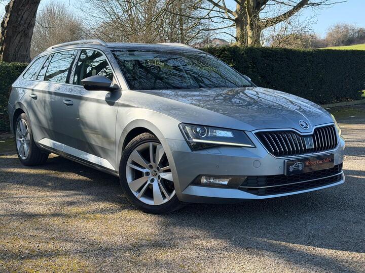 Skoda Superb 2.0 TDI SE L Executive DSG Euro 6 (s/s) 5dr Skoda Superb 2.0 TDI SE L Executive DSG Euro 6 (s/s) 5dr