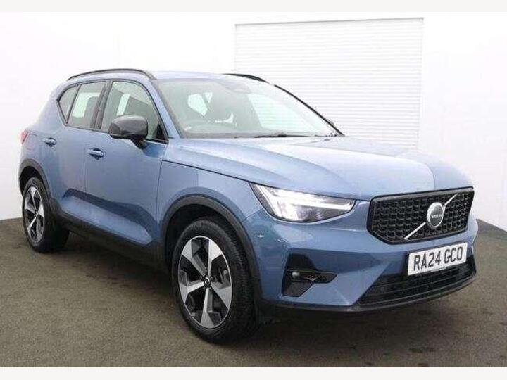 Volvo XC40 2.0 B3 MHEV Plus Dark DCT Auto Euro 6 (s/s) 5dr
